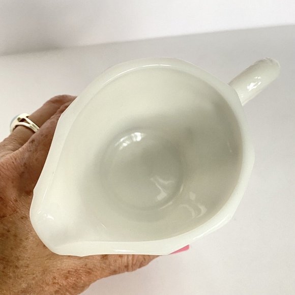 Vintage WESTMORELAND Paneled Grapes Vine White Milk Glass Creamer Pitcher MINT - Picture 9 of 9